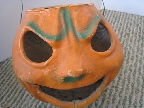 Paper mache halloween - 6.5'',